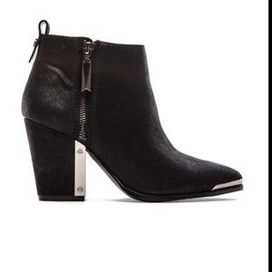 Vince Camuto Amori Bootie in Black Size 7.5